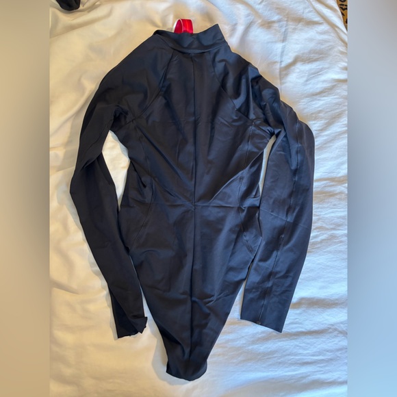 Left On Friday Rays Suit - Picture 5 of 9